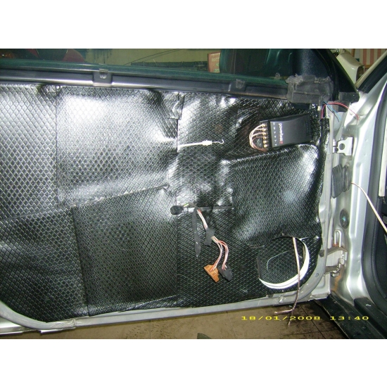 MATA WYGŁUSZAJĄCA samoklejąca odporna na temp elektroniki 25x50cm BOLL 120