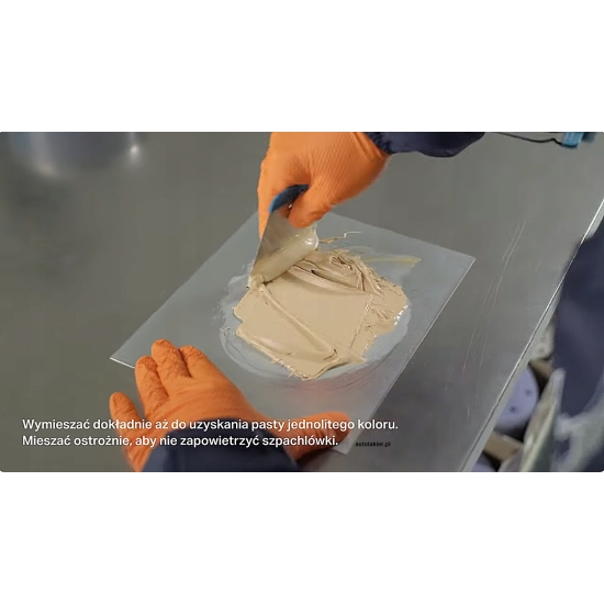 SZPACHLÓWKA UNIWERSALNA 1,0 kg bardzo mocno wypełniająca TROTON 1933